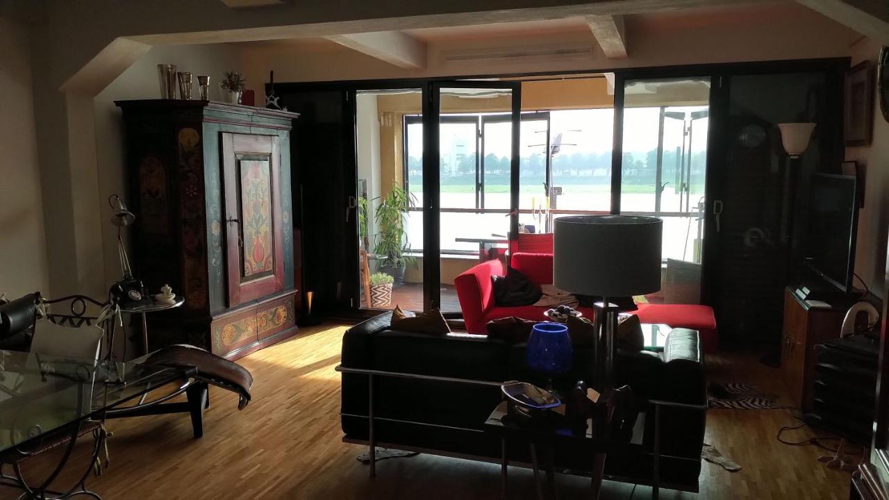 Grosszuegiges Zimmer Mit Badezimmer In Rheinwohnung Kolín nad Rýnem Exteriér fotografie