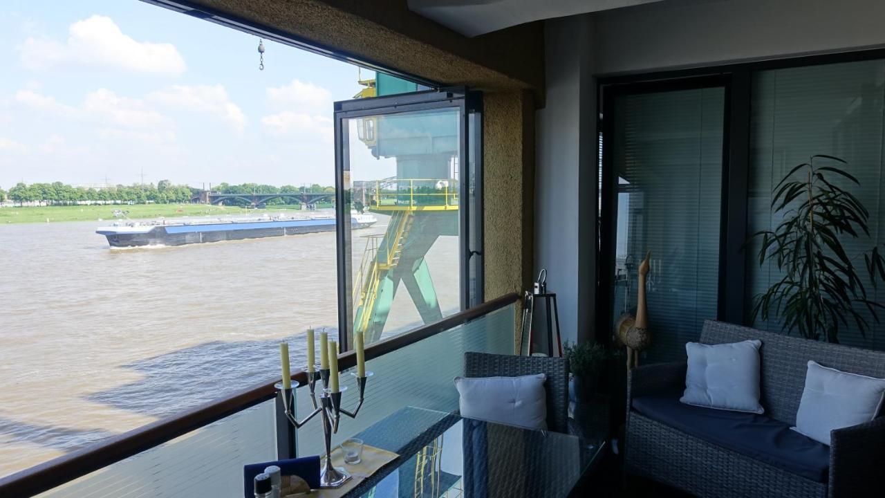 Grosszuegiges Zimmer Mit Badezimmer In Rheinwohnung Kolín nad Rýnem Exteriér fotografie